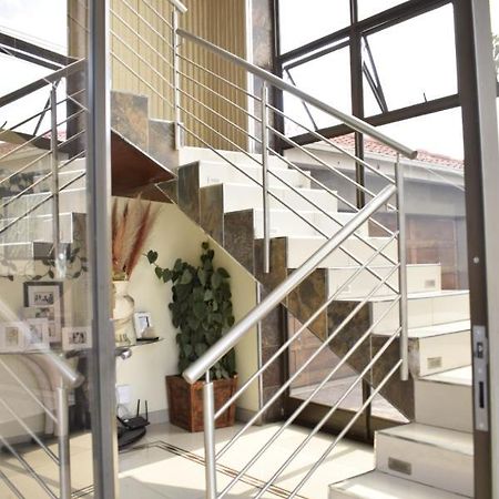 Appartamento Lalela House Johannesburg Esterno foto