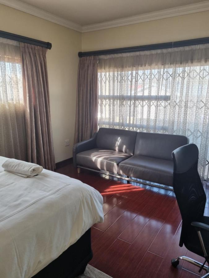 Appartamento Lalela House Johannesburg Esterno foto