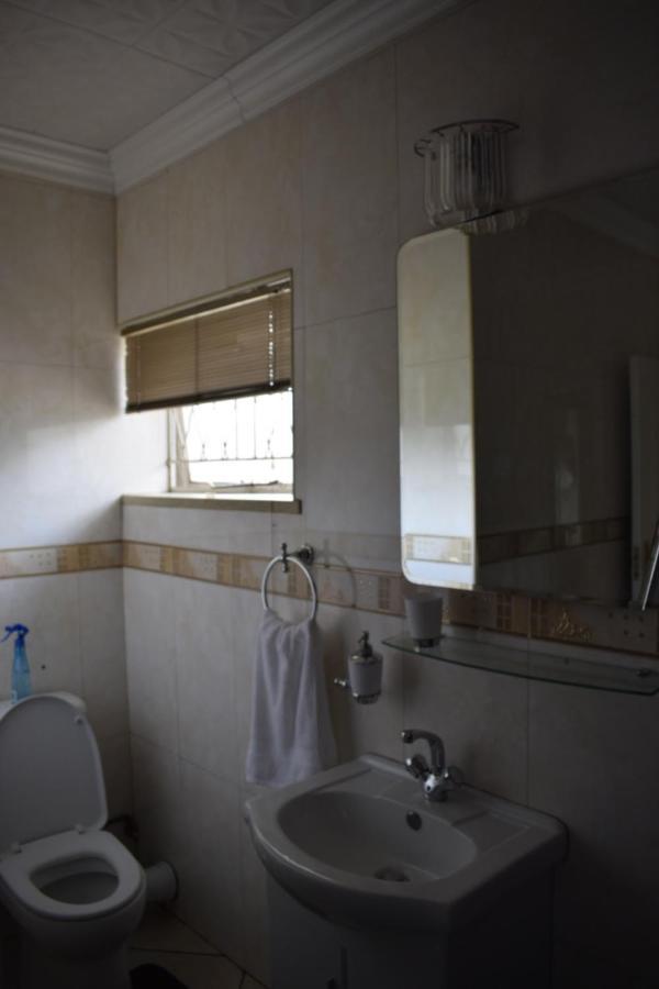 Appartamento Lalela House Johannesburg Esterno foto