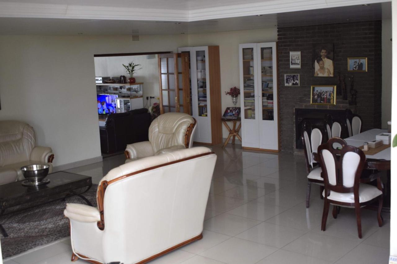 Appartamento Lalela House Johannesburg Esterno foto