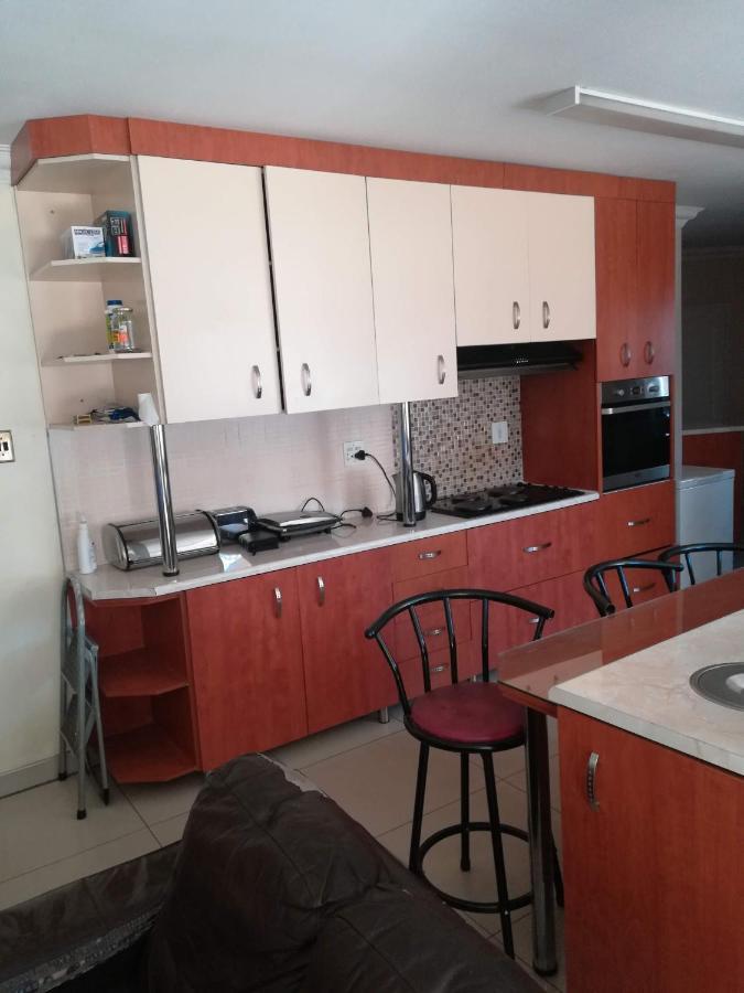 Appartamento Lalela House Johannesburg Esterno foto