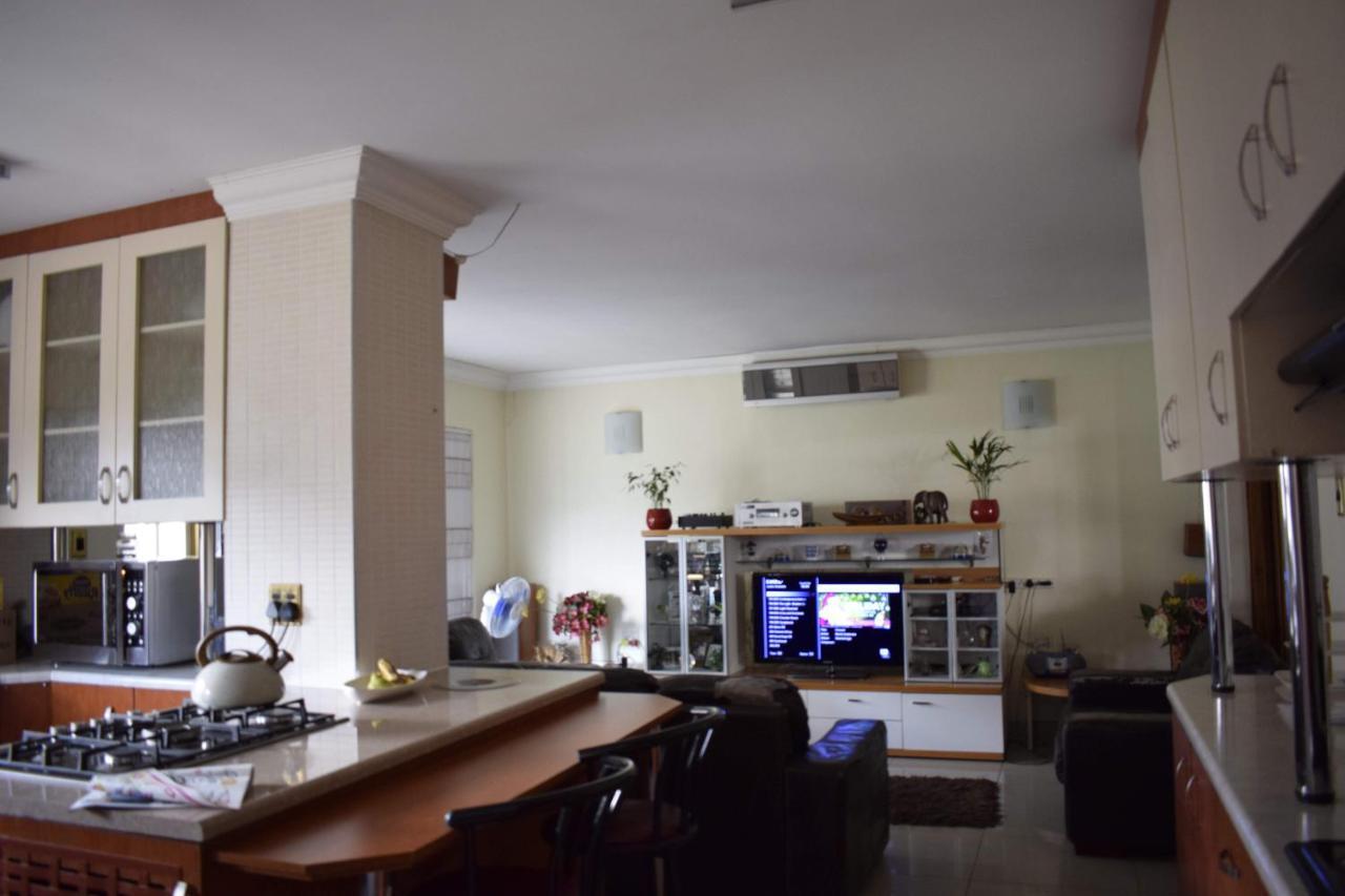 Appartamento Lalela House Johannesburg Esterno foto