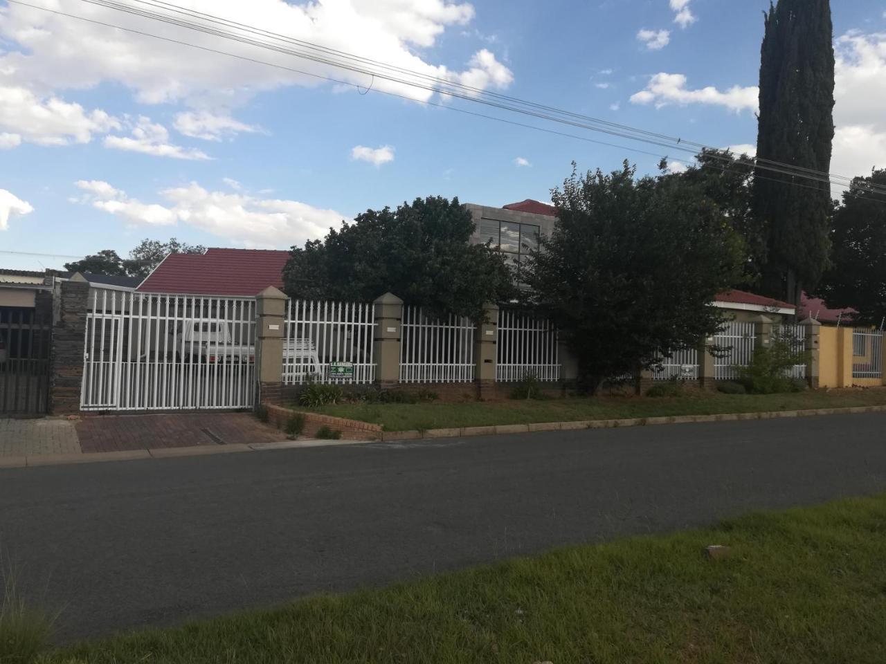 Appartamento Lalela House Johannesburg Esterno foto
