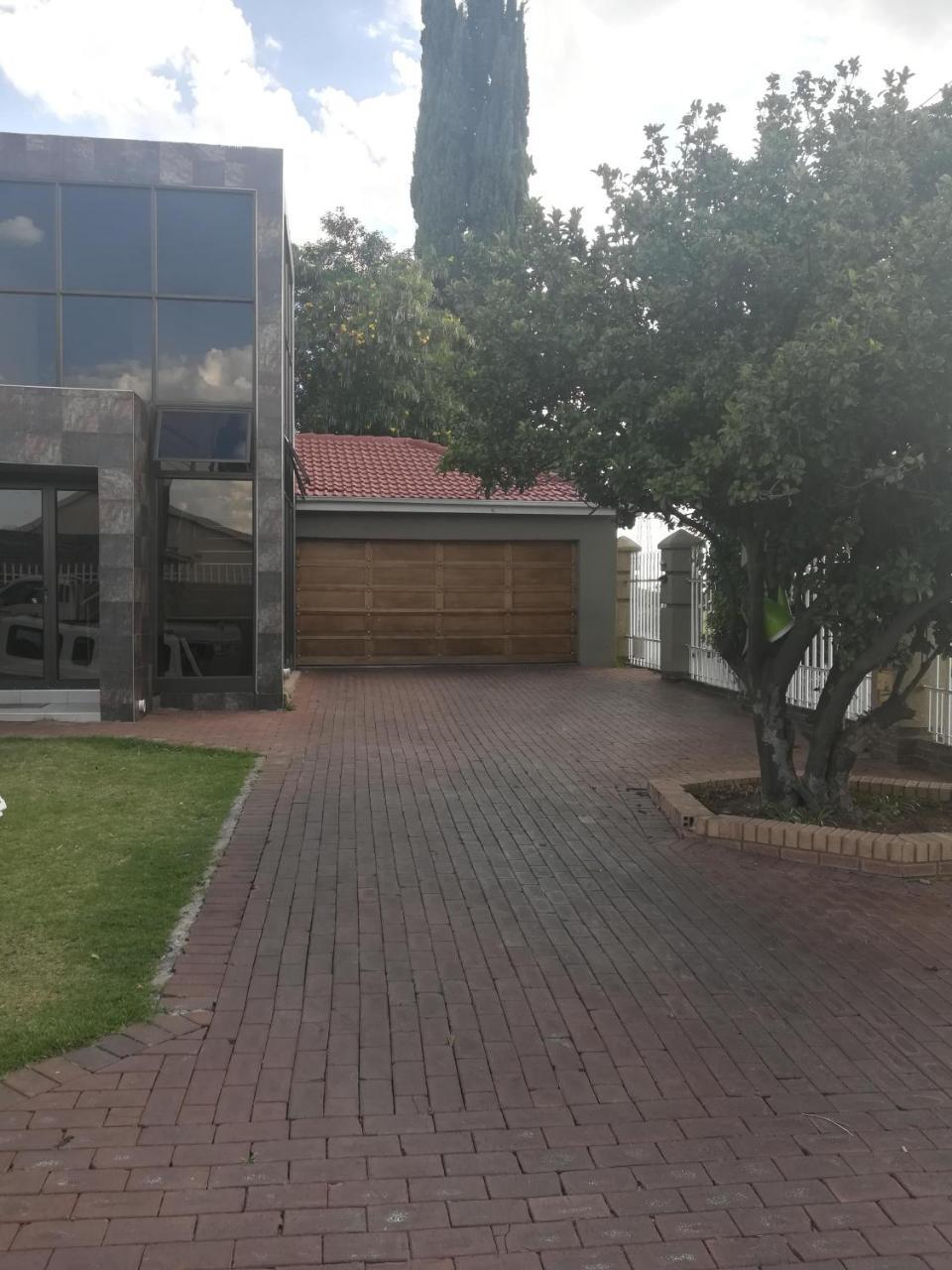 Appartamento Lalela House Johannesburg Esterno foto