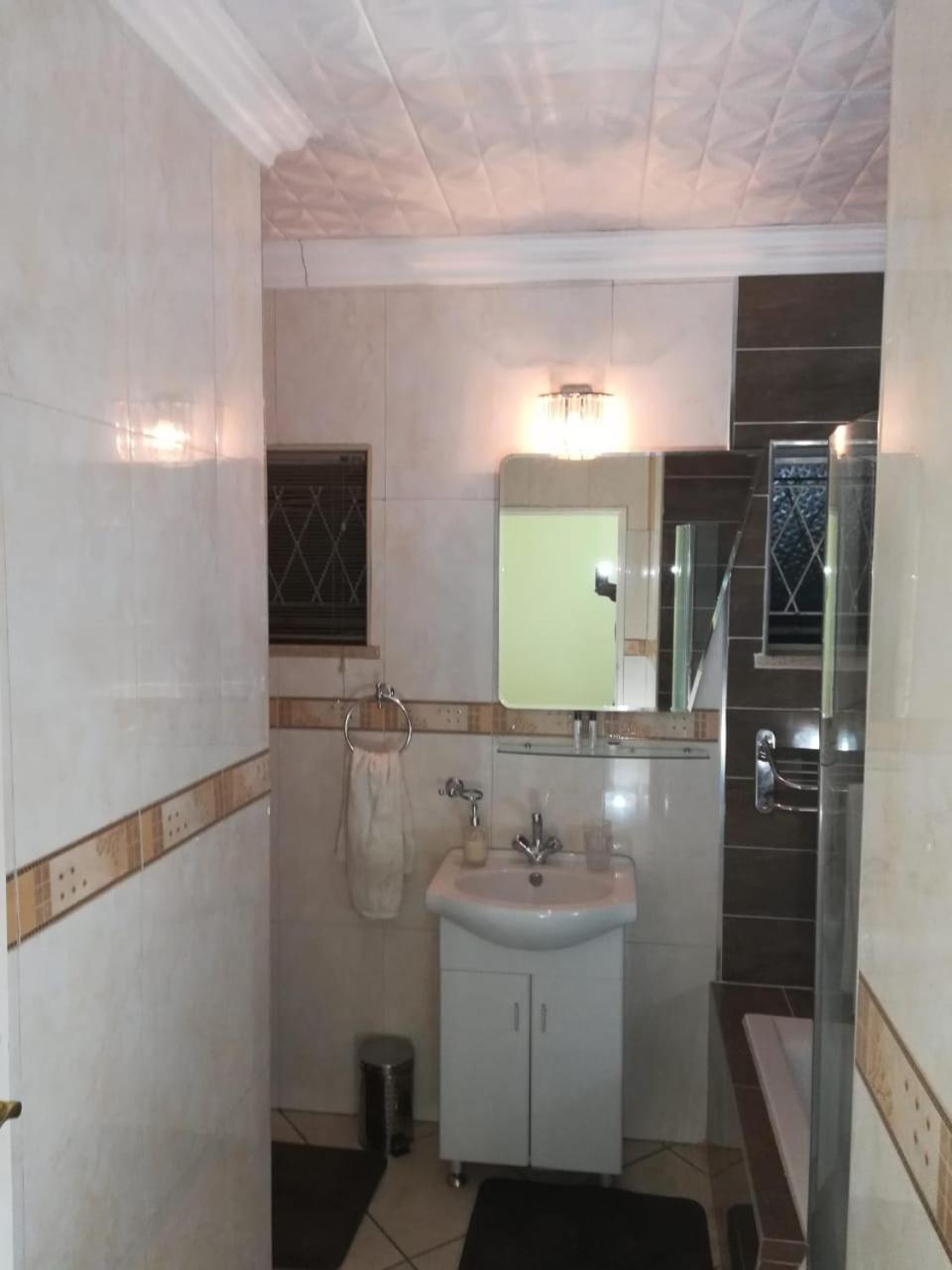 Appartamento Lalela House Johannesburg Esterno foto