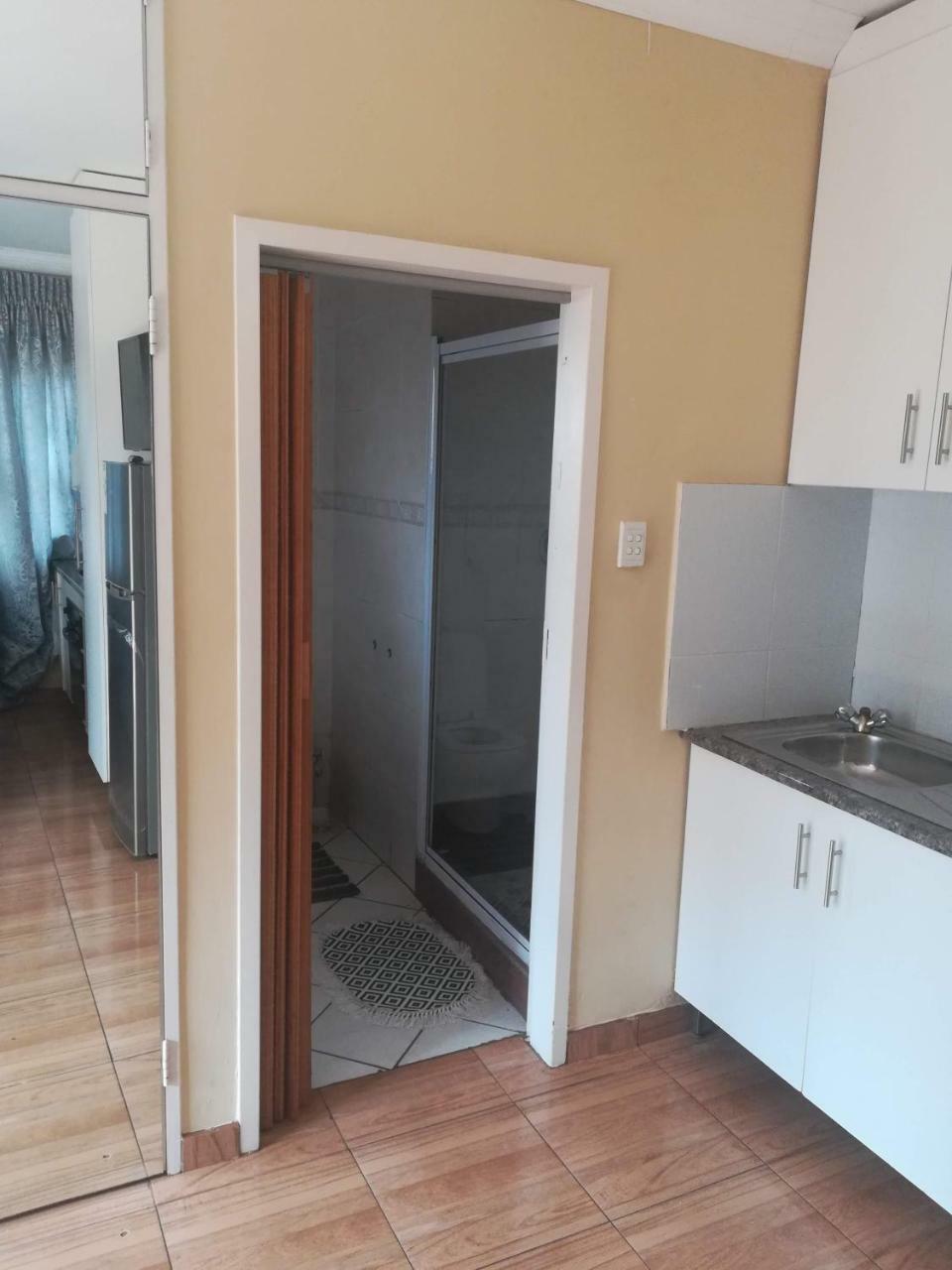 Appartamento Lalela House Johannesburg Esterno foto