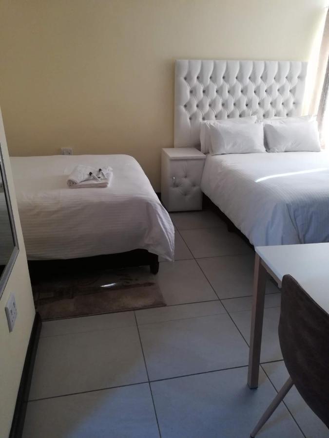 Appartamento Lalela House Johannesburg Esterno foto