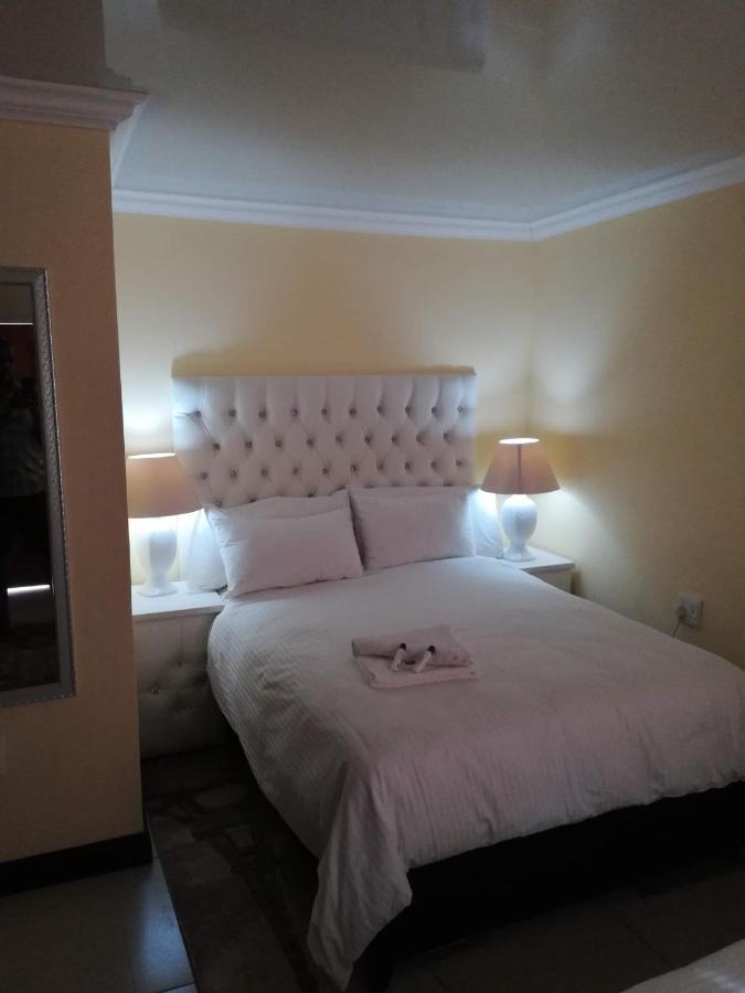 Appartamento Lalela House Johannesburg Esterno foto